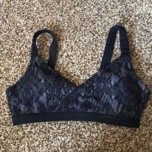 Sexy Fabletics bra. Size large. 🖤🖤